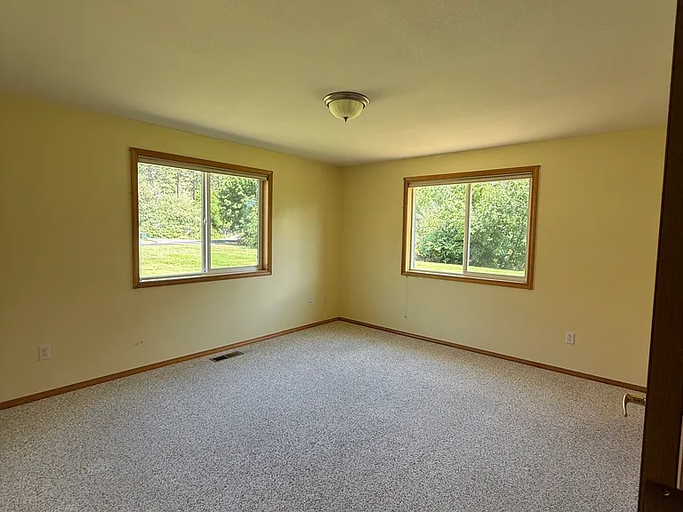 39 Peacock Ln — Photo 15