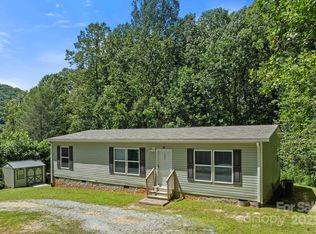 35 Dupont Estates Dr, Hendersonville, NC 28739