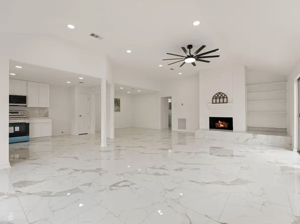 9315 Beringwood Dr, Houston, TX 77083