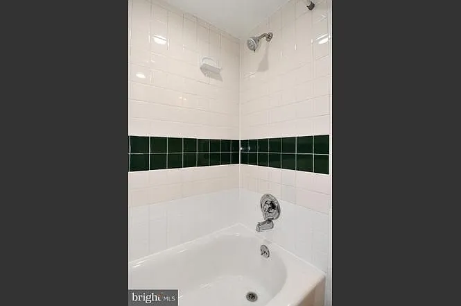 54 G St SW #B — Photo 3