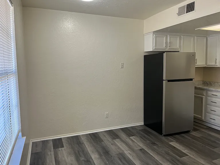 Fully Updated 2 Bedroom End Unit in Rio Rancho — Photo 39