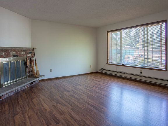 4th image of 8123 148th Avenue Ct E