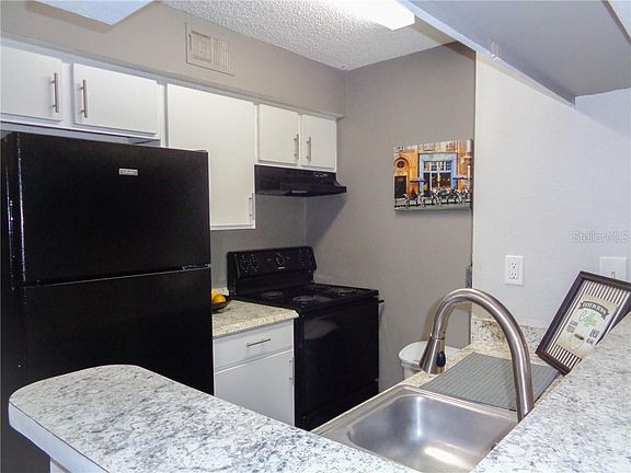 3rd image of 8718 Mallard Reserve Dr #1