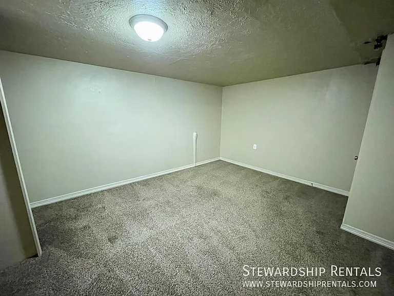 942 E 18th Ave #12 — Photo 14