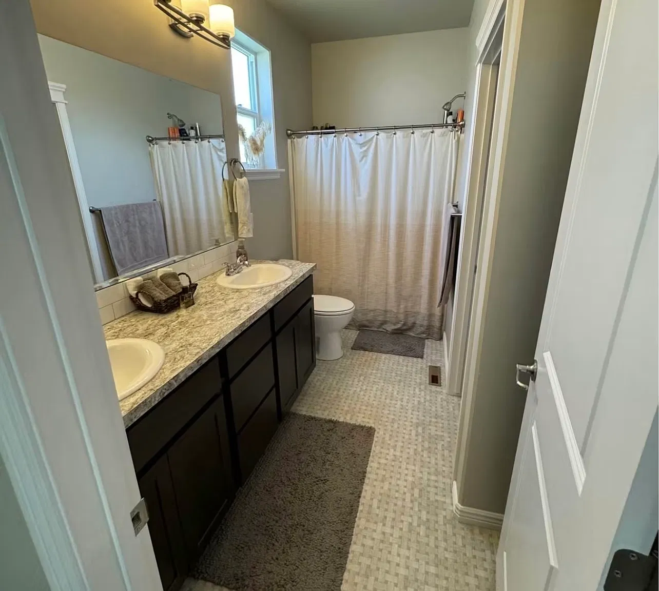 4 bed, 1502 sqft, $1,995 — Photo 1