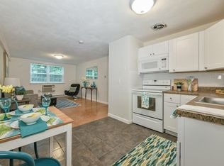 1 Colonial Village Dr APT 4, Arlington, MA 02474