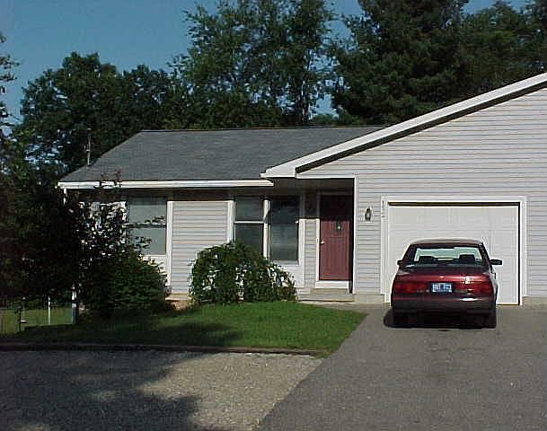 1st image of 152-154 Lamoreaux Dr NW