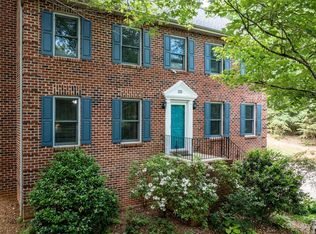 211 Fox Ridge Ln, Hickory, NC 28601