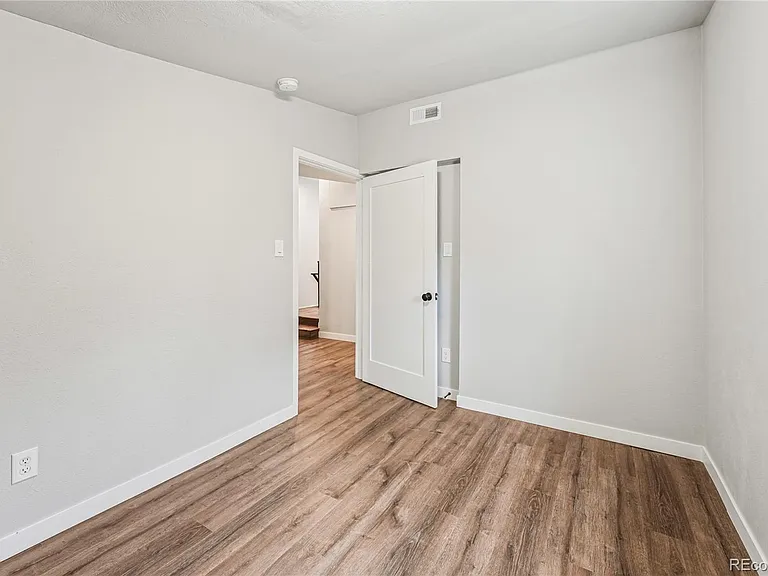 2949 Glenarm Pl — Photo 26