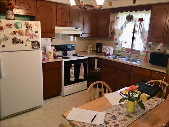 3rd image of 3 Penwood Dr
