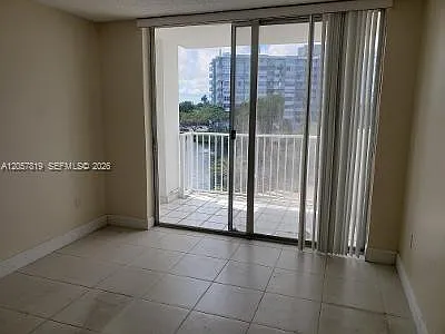 1300 NE Miami Gardens Dr #419E — Photo 2