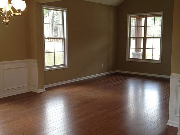 302 Comiskey Park Cir