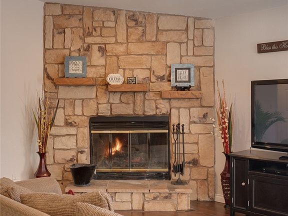 4th image of 604 Cindy Ct