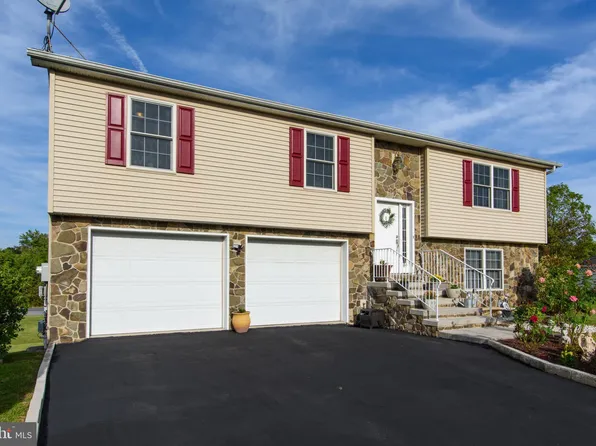 104 Sgrignoli Ln, Enola, PA 17025