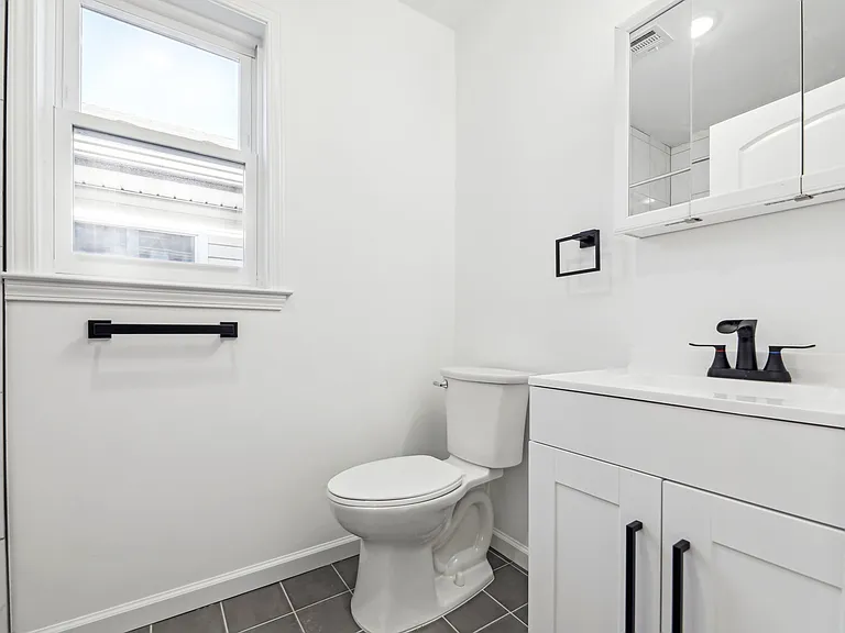 531 Livingston St #B — Photo 10