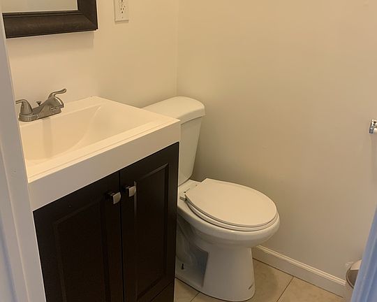 5th image of 2909 S Catalina St