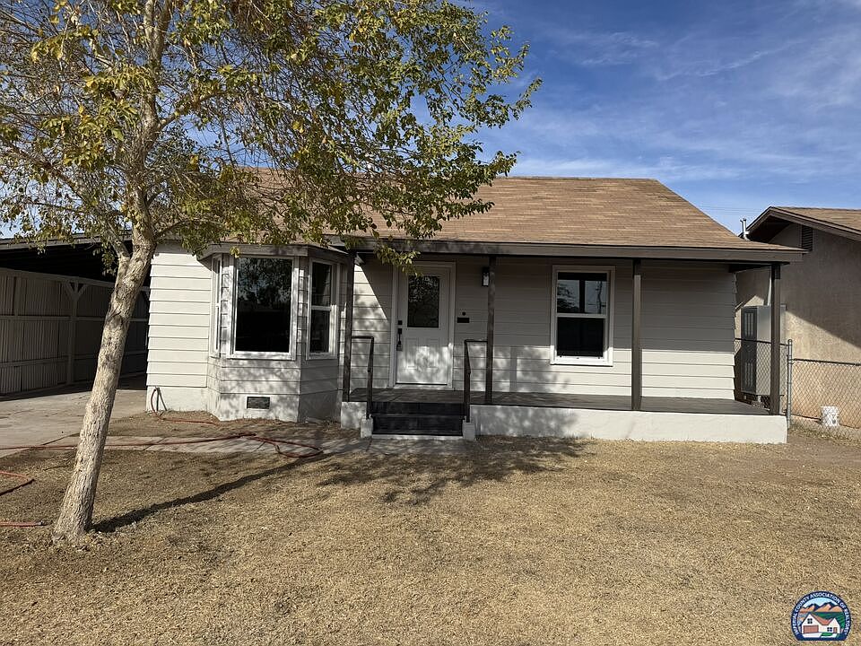 1st image of 734 W Heil Ave