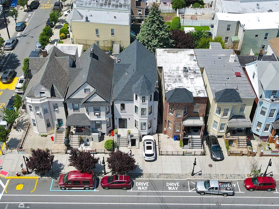 2nd image of 2505 Palisade Ave
