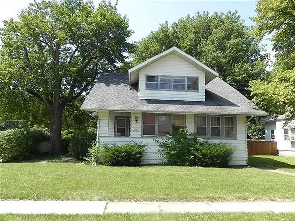 400 N 12th St, Rochelle, IL 61068