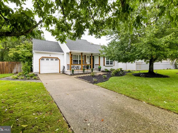 54 Santalina Dr, Sicklerville, NJ 08081