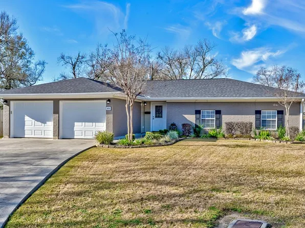 405 Caroline Dr, Port Neches, TX 77651