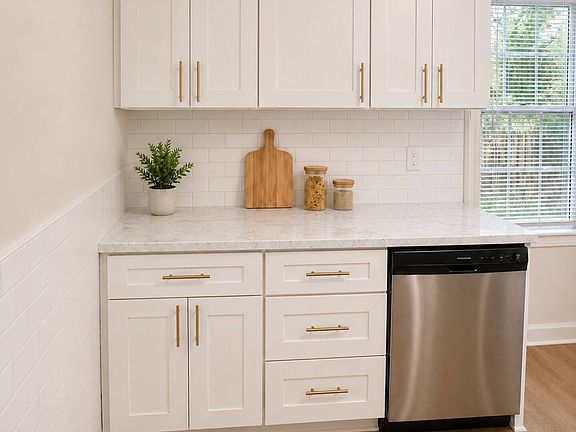 5th image of 2097 Baker Rd NW