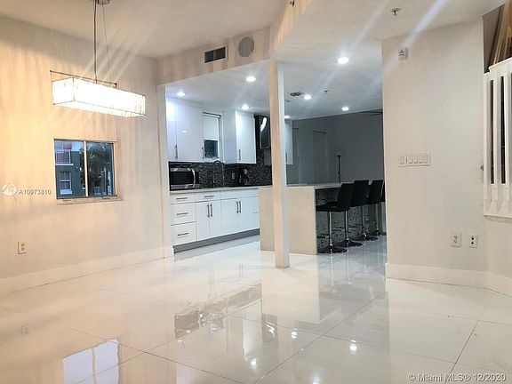 5th image of 10902 NW 83rd St APT 222