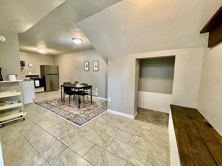 334 N Spring Ave #1 — Photo 2