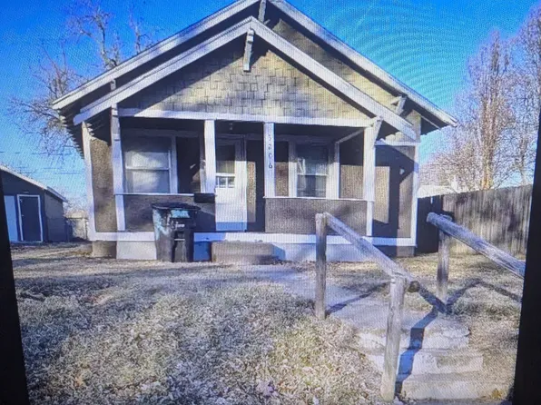 3206 3rd St, Des Moines, IA 50313