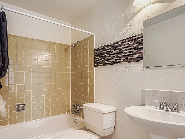 1289 Yukon St #101 — Photo 5