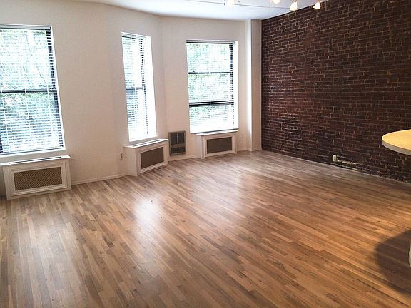 3rd image of 255 W 92nd St APT 3A