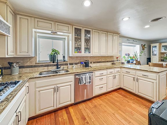 5th image of 947 Cardoza Drive