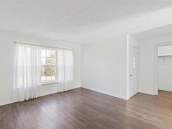 3rd image of 1199 Ashborough Dr SE APT A