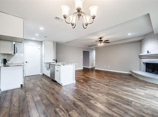 6308 Rock Springs Dr, Arlington, TX 76001