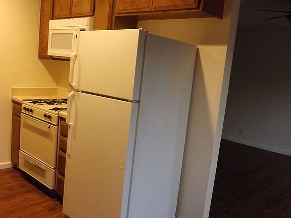 5th image of 140 Wells Ave APT I