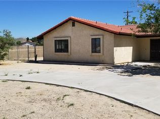 15449 Apple Valley Rd, Apple Valley, CA 92307