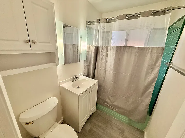 5302 Churchward — Photo 8