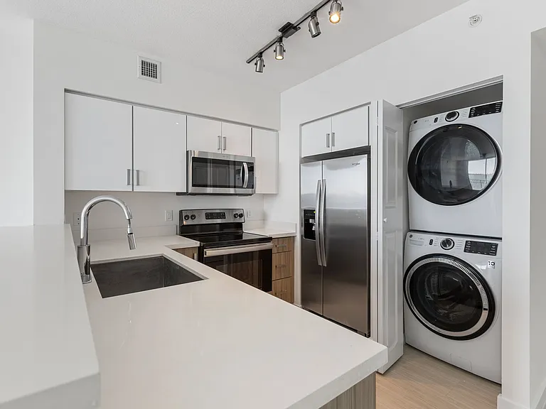 446 NE 39th St #220 — Photo 7