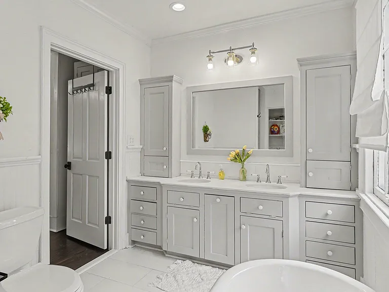 216 W Carolina Ave — Photo 29