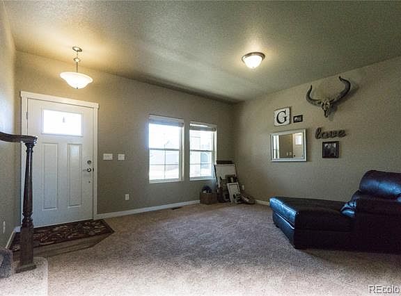 4th image of 1587 Sierra Plaza St