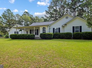 39 W Jones Dr, Hawkinsville, GA 31036