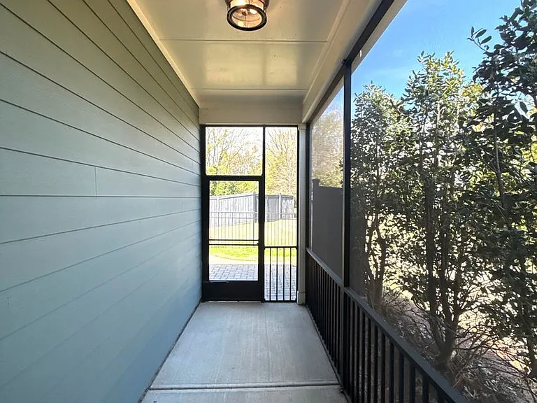 11218 Cobb Creek Ct — Photo 47
