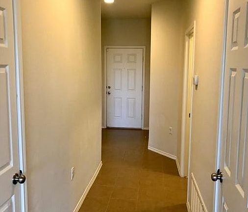 3rd image of 4613 Halliday Ave