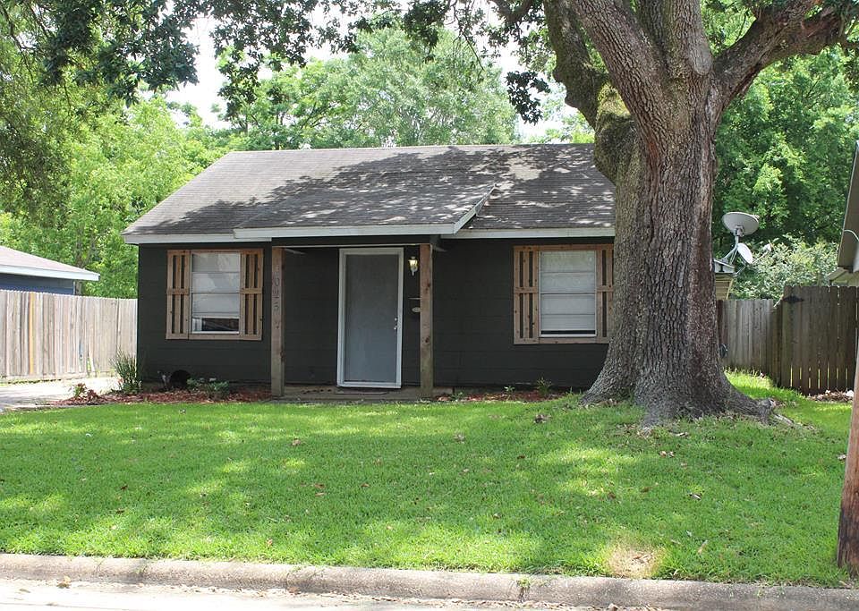 1st image of 1025 McArthur Dr