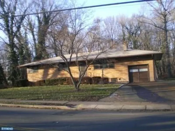 72 Central Ave, Ewing, NJ 08618