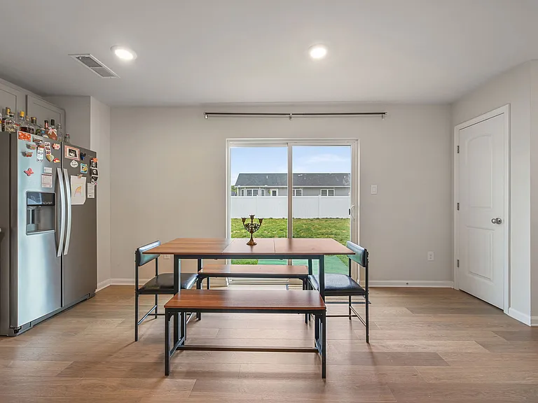 31 New England Dr — Photo 6