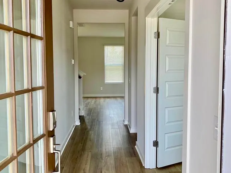 1057 Ewell Farm Cir — Photo 2