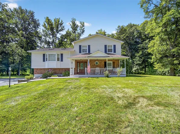 20 Pinebrook Loop, Hopewell Junction, NY 12533