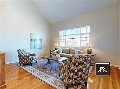 5 bed, 3.0 bath, $5,300 — Photo 3