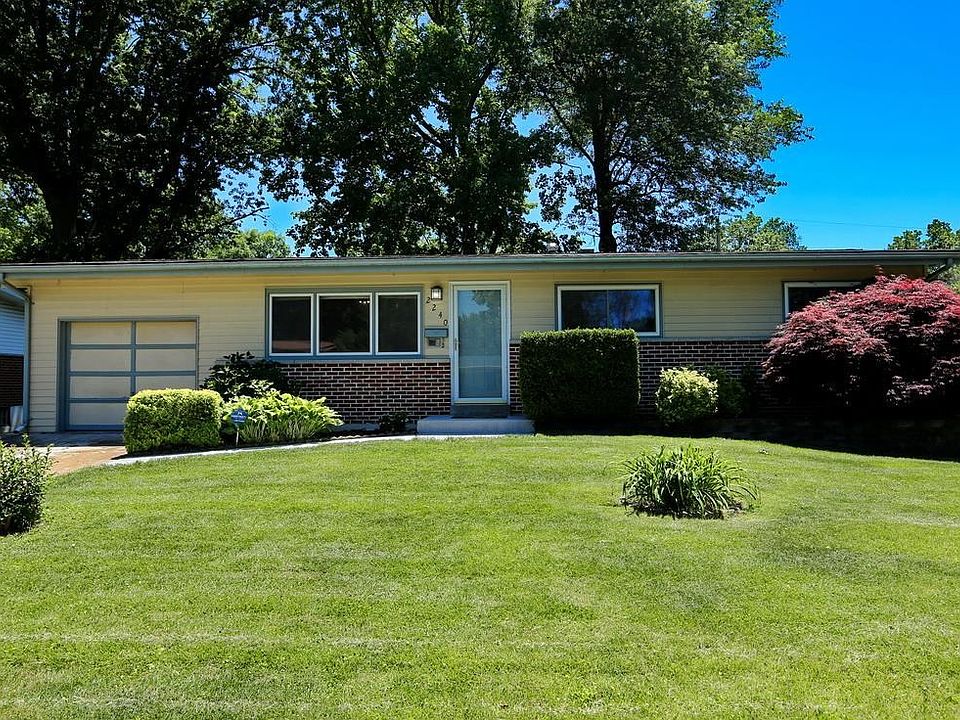 1st image of 2240 Oriole Dr
